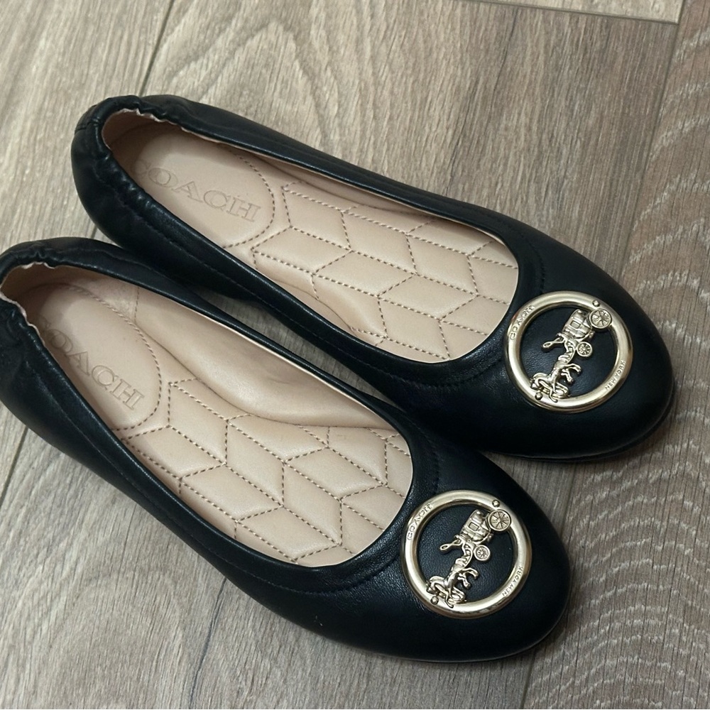 Coach Black Leather Ballet Flats with Silver Horse & Carriage Medallion NWOT